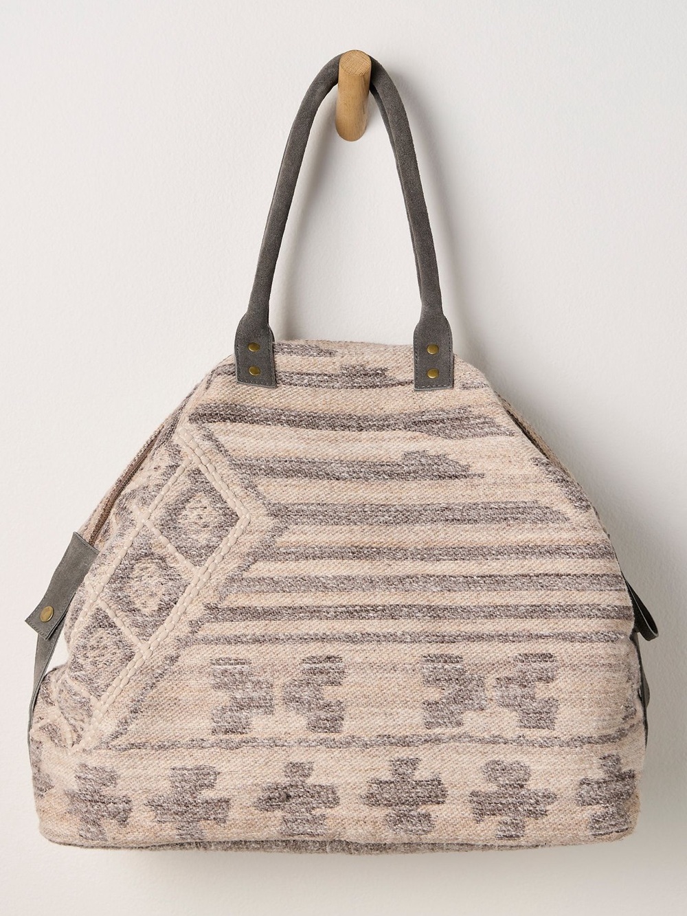 Free People Whimsy Rug Weekender Bag NWT - Picture 1 of 4